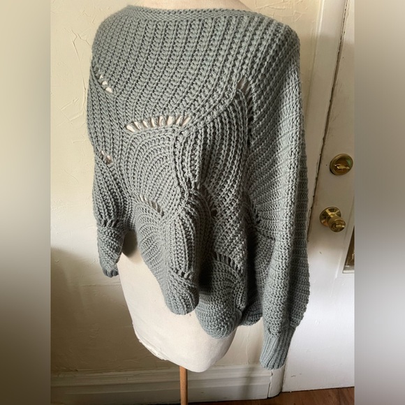 Moon & Madison Batwing Dolman Sleeve Sweater -Sz M- - Picture 2 of 5